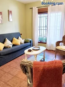 Spacious house in Cenicientos with mountain view - Image 4