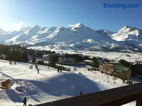 Eden sur les pistes avec vue panoramique sur la vallée - Image 1