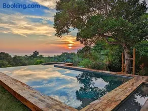 Nakabalo Guesthouse & Restaurant - Image 1
