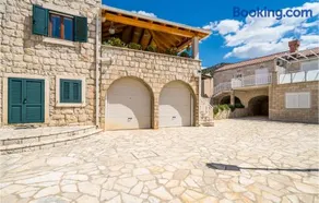 4 Bedroom Awesome Home In Banici - Image 2