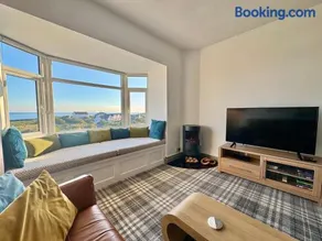 Lagoon View - Sea View- Pet Friendly - 2 Bed Apt - En-suite - Image 2