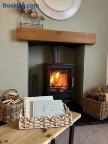 Eighteen, Castle Circle - Image 2
