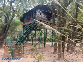 Treehouse at Kamp - Image 2