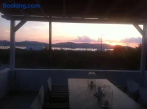 Villa Kampos Paros - Image 2