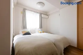 ROMANTIC FLAT IN THE HEART OF SHIBUYA / 7MIN WALK - Image 3