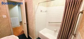 Comfortable & Spacious 3 Bedroom Home - Image 3