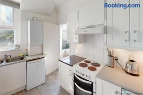 ILFRACOMBE EDEN 2 Bedrooms - Image 4