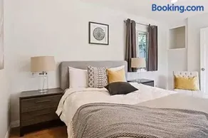 Spacious 3Bdr Home close to Manhattan Beach - Image 4