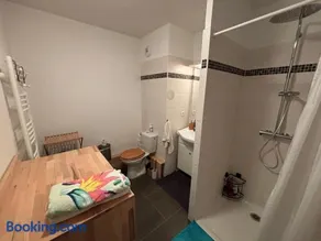 Appartement au calme à 10min des plages avec Rez de Jardin et Terrasse - Image 5