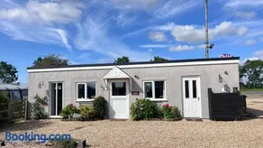 Runway Cottage - Image 3