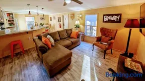 Sweet Salem Hideaway - Image 1