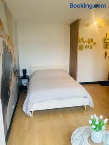 Charmant Studio - Image 2