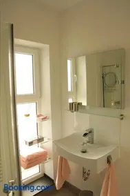Gäste-Zimmer am Elberadweg - Image 1