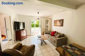 Spacious house of 100 m with a beautiful garden - Image 2