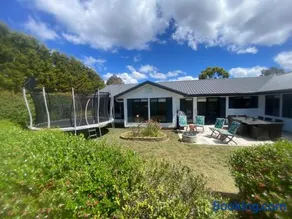 The Jean House - Image 4