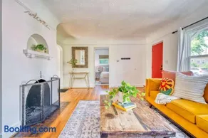 Cozy Boho 1BR - Walk to Shops & Cafes - Image 2