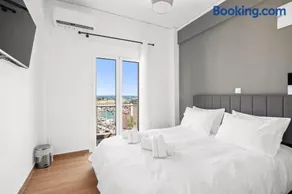 2BR Penthouse with Terrace & Sea View - Image 5