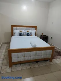 Cozy Stays - Image 4
