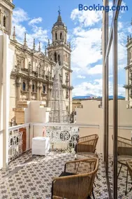 Casa del Reloj Boutique, vistas catedral, parking cercano - Image 3