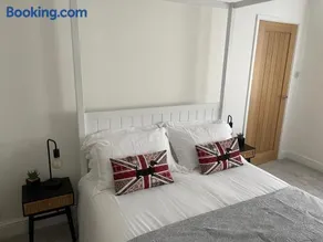 The Hideaway - Image 3