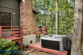 Hot Tub Deck Screened Porch Fire Pit & WiFi - Image 4