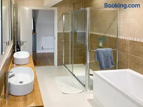 Harrowbeard House - Image 5