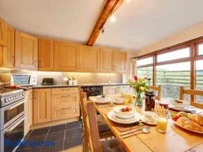 2 Bed in South Molton oc-88992 - Image 4
