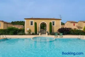 Maison avec jardin et piscine - Image 2