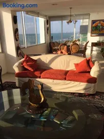 Extraordinary Seafront Apartment - Image 1