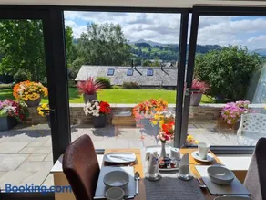 Camden Lodge B&B and Cottage Brecon - Image 1
