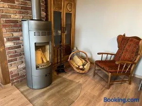 OESLAUER STUBE Gemütliches Apartment mit Kamin, Klimaanlage, Balkon, 3 Schlafzimmern, 2 Bädern, Modern, Familienfreundlich, Zentral, Vollausgestattet - Image 2