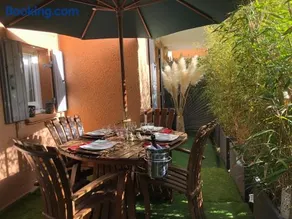 GRIMAUD Golfe Saint Tropez Rez de jardin Vue piscine - Image 3