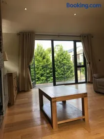 Holiday Home On Farnham Estate - Image 4