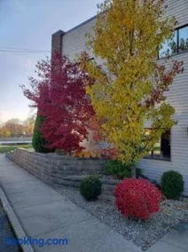 Rivers Edge Lofts - Unit 5 - Image 3