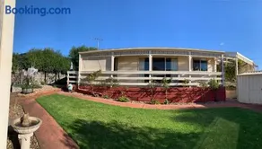 Portarlington Holiday Apartment - Image 2