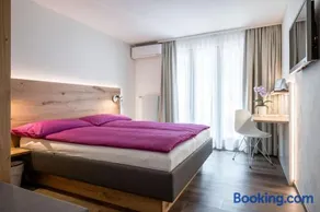 Hotel Zur Traube - Image 1