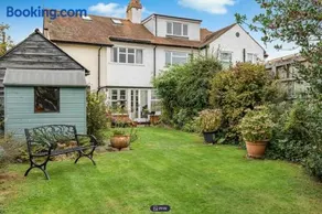 Spacious Semi-Detached Home - Image 3