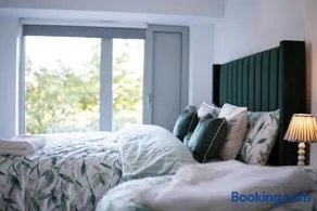 Modern 2BR apartment in Manchester - Image 3