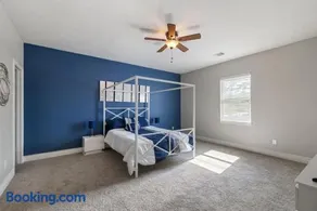 Modern 6 Bedroom with Tons of Games - Image 5