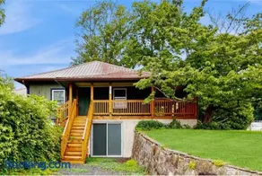 Dog-friendly farm cottage with patio walk to dining & Ecusta Trail ac - Image 1