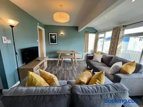 Beach Cottage 33, Just a Short Stroll to the Beach - Image 2