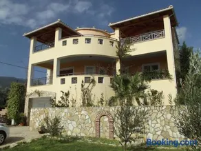 Christina 's House - Image 2