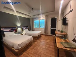 Eat and Read Hotel - Image 4
