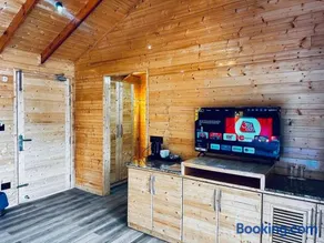 The Walnut Homes- Luxury Pine Cottages - Image 5
