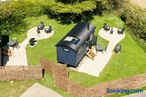 BaaNone Shepherds Hut - Image 2