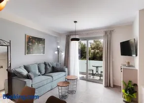 Deluxe Olga Apartments B - Image 2