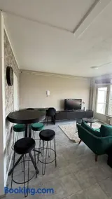 Stylish LED Studio Balcony Swing Parking by Door - Image 5