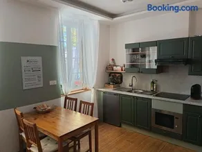 Renovated charming LA GLYCINE BLEUE appartment - Image 2