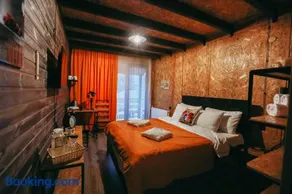 Wooden Hotel Kazbegi - Image 4