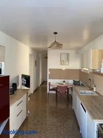 Appartement de charme dans une maison de maître - Image 1